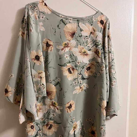 Floral H&M dress. Very good condition. Wore it just a couple of days. - Picture 4 of 6
